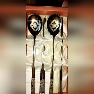 Hyunwoo HWF Cutlery Gift Ware Satin Crane 2-chopstiicks, 2 Deco Spoons New